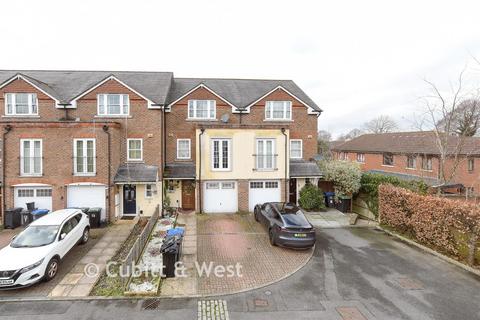3 bedroom townhouse for sale, Wyndhurst Close, South Croydon, Surrey