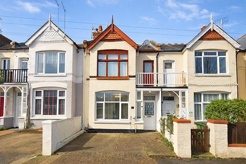 1 bedroom flat for sale, Douglas Road, Herne Bay, CT6 6AE