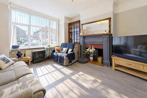 1 bedroom flat for sale, Douglas Road, Herne Bay, CT6 6AE