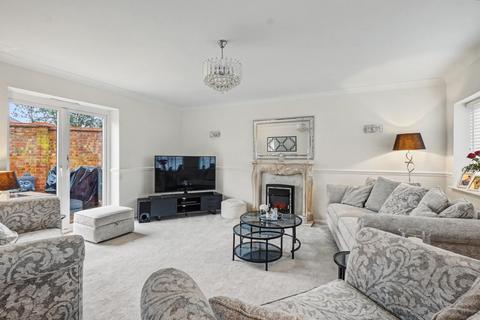 3 bedroom detached house for sale, Middleton Close, Rainham,