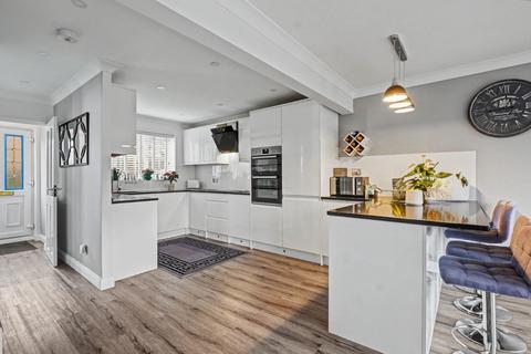 3 bedroom detached house for sale, Middleton Close, Rainham,