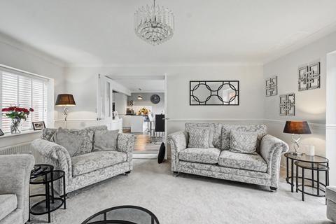 3 bedroom detached house for sale, Middleton Close, Rainham,