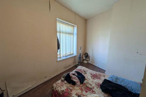 2 bedroom end of terrace house for sale, 21, Arctic Parade Bradford, BD7 3EY