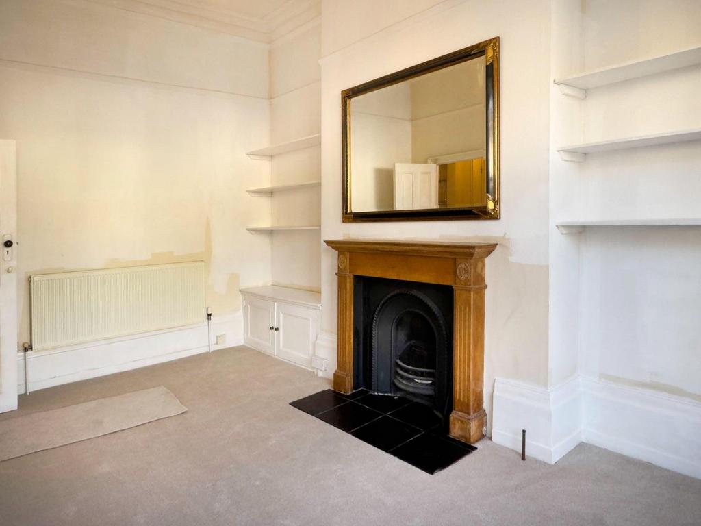 Living room 2.jpg