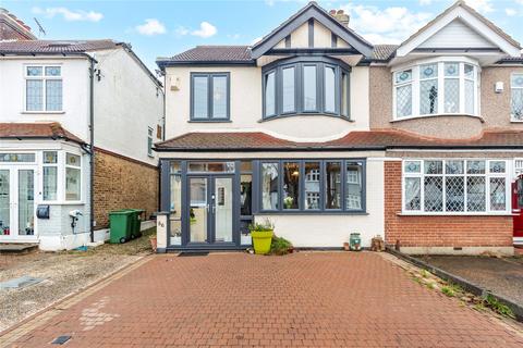 4 bedroom semi-detached house for sale, Mashiters Walk, Romford, RM1