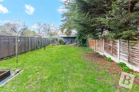 4 bedroom semi-detached house for sale, Mashiters Walk, Romford, RM1