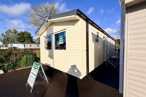 3 bedroom park home for sale, Carlton Meres Holiday Park