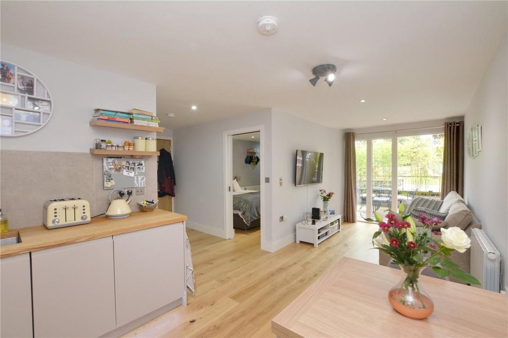 Kitchen/Reception