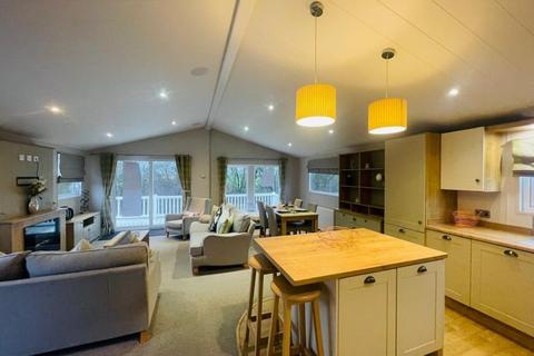 2 bedroom park home for sale, Carlton Meres Holiday Park