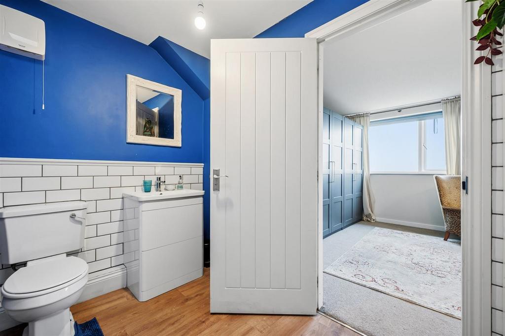 Jack and Jill - vanity unit and WC.jpg