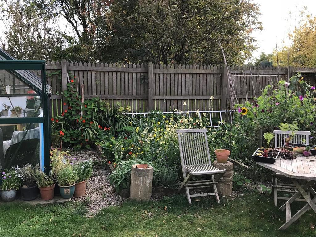 Garden seating and potting.jpg