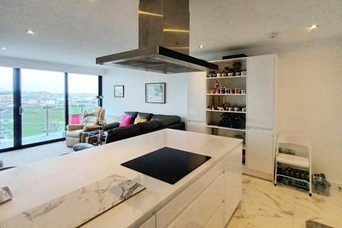 3 bedroom apartment for sale, New South Promenade, Lancashire FY4
