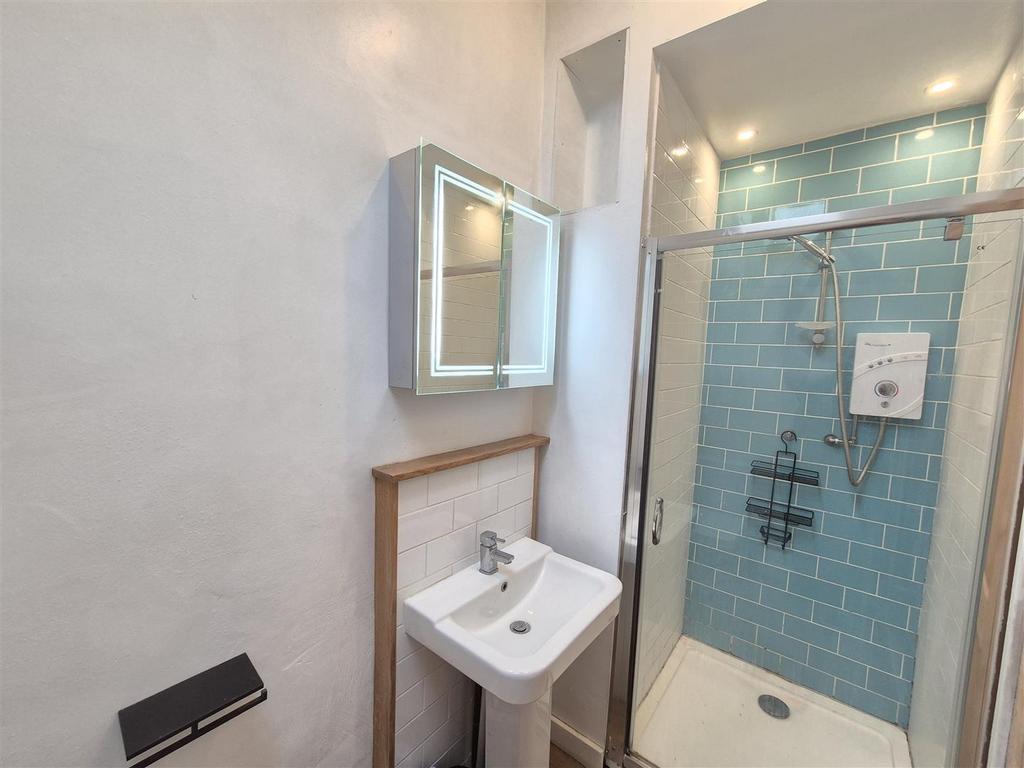 Shower Room.jpg