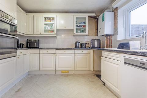 undefined, Beaconfield Road, Epping