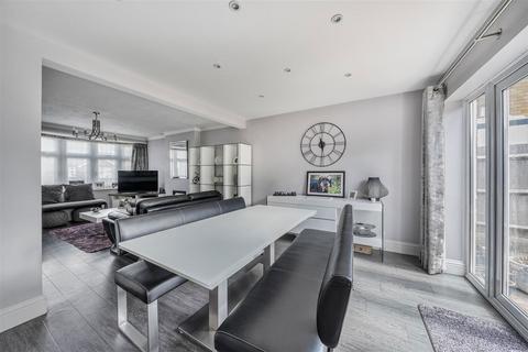 undefined, Magnaville Road, Bushey WD23