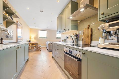 2 bedroom flat for sale, Coldharbour Lane, SW9