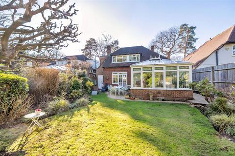 3 bedroom detached bungalow for sale, The Rutts, Bushey WD23