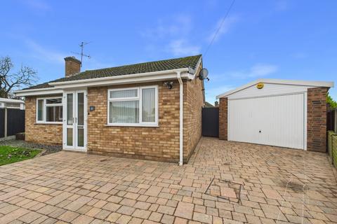 2 bedroom bungalow for sale, Crown Close, Lower Broadheath, Worcester, Worcestershire, WR2