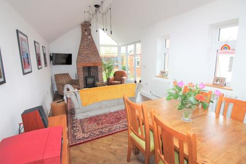 3 bedroom bungalow for sale, West Drive, Thornton FY5