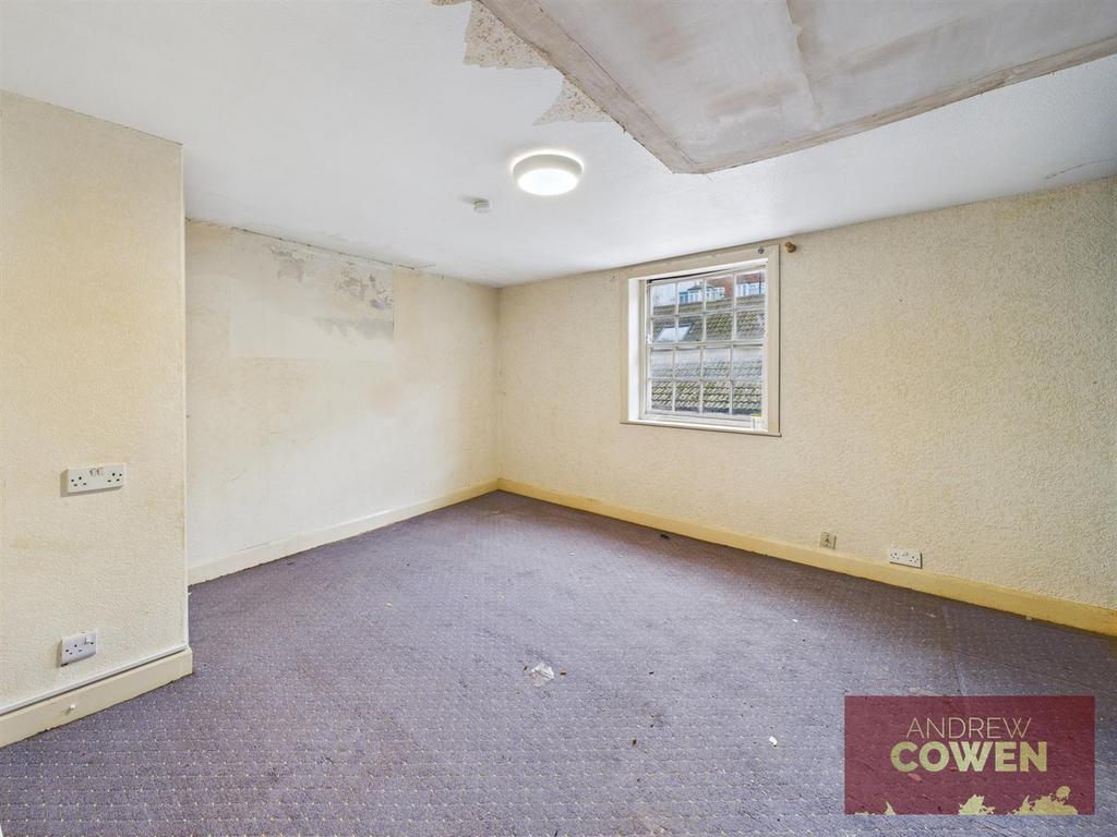 CAM05382 G0-PR0094-STILL017.jpg