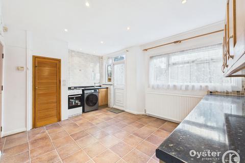 3 bedroom semi-detached house to rent, Weald Lane, Harrow, HA3