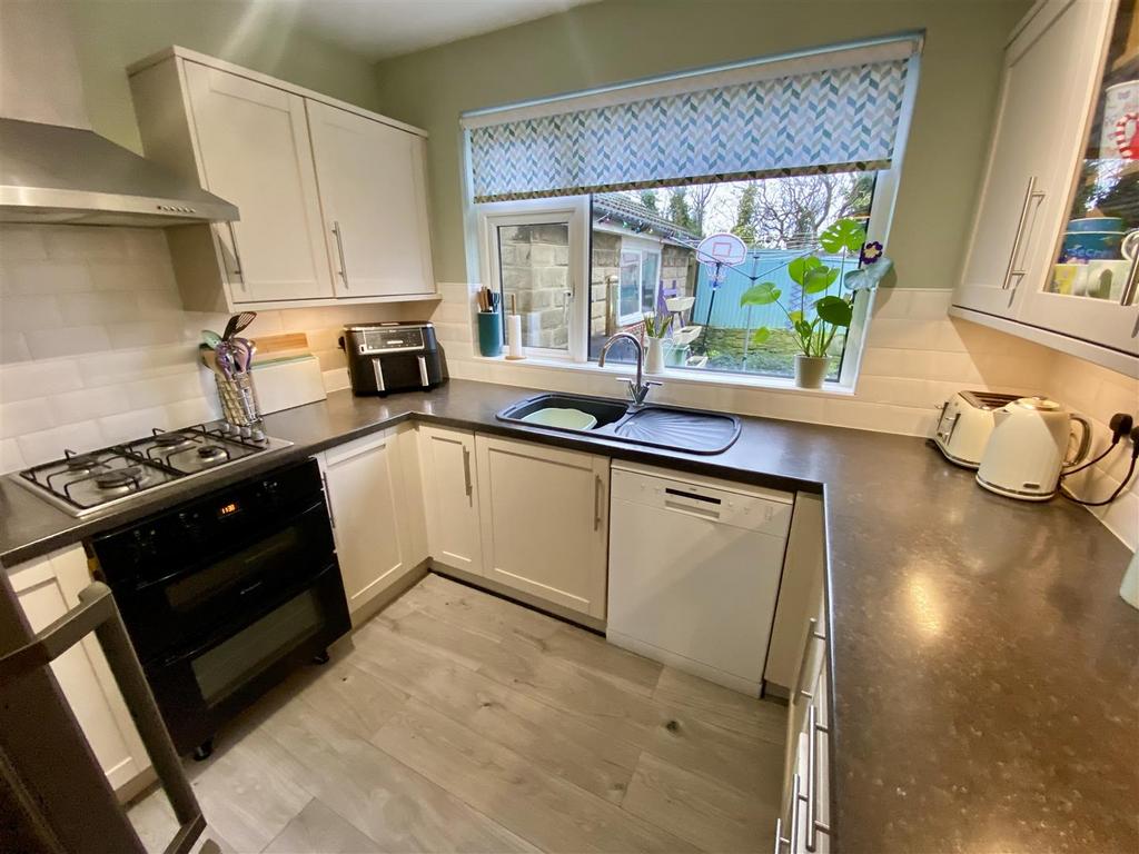 Bramleys Estate Agents - Farrar Drive - Mirfield (