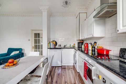 2 bedroom flat for sale, Fulham Road, London
