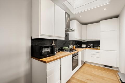 2 bedroom flat to rent, Sutherland Avenue, London