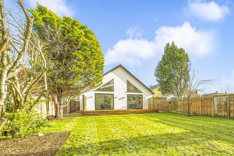 undefined, Surrey Gardens, Effingham Junction