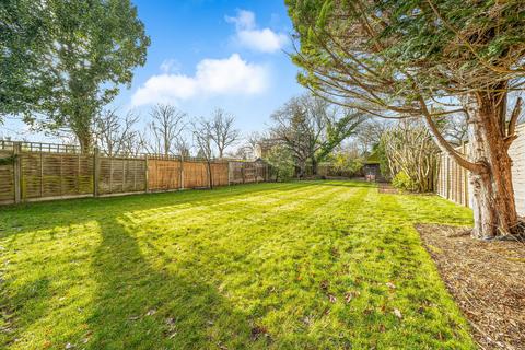 undefined, Surrey Gardens, Effingham Junction