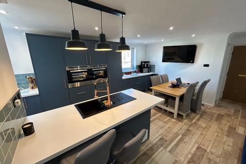 3 bedroom apartment for sale, Pocketts Wharf, Maritime Quarter, SA1