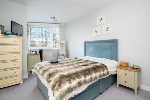2 bedroom apartment for sale, Heathside, Weybridge, KT13
