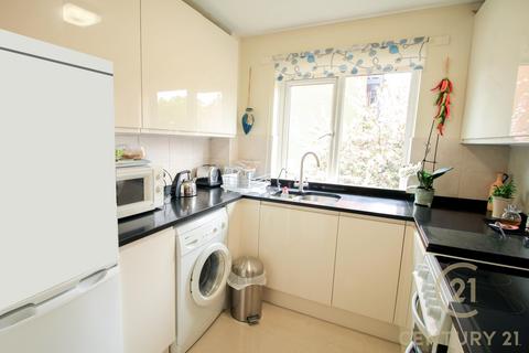 1 bedroom in a house share to rent, Tithe Barn Close, KINGSTON UPON THAMES KT2