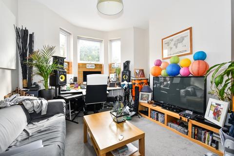 1 bedroom property to rent, Medlar Street, London, SE5