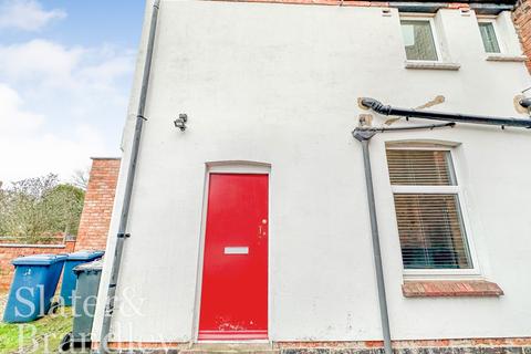 2 bedroom terraced house to rent, 32A Chaworth Road, West Bridgford, Nottingham