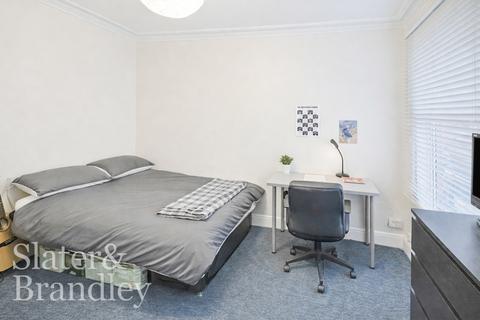 2 bedroom terraced house to rent, 32A Chaworth Road, West Bridgford, Nottingham