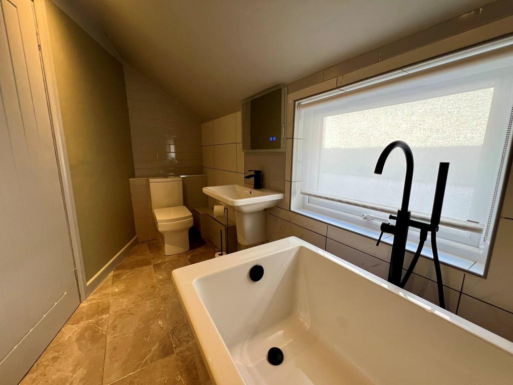 Bathroom aspect 2
