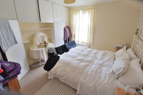 undefined, Middle Road, Lymington, Hampshire. SO41 9HE