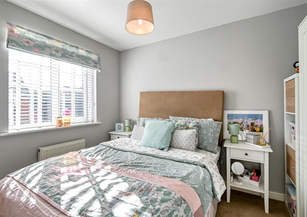 38 Hazledine Way-17.jpg