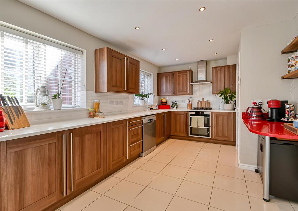 38 Hazledine Way-03.jpg