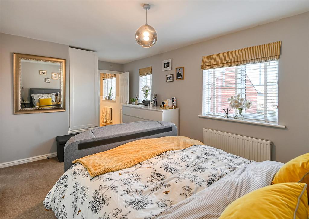 38 Hazledine Way-11.jpg