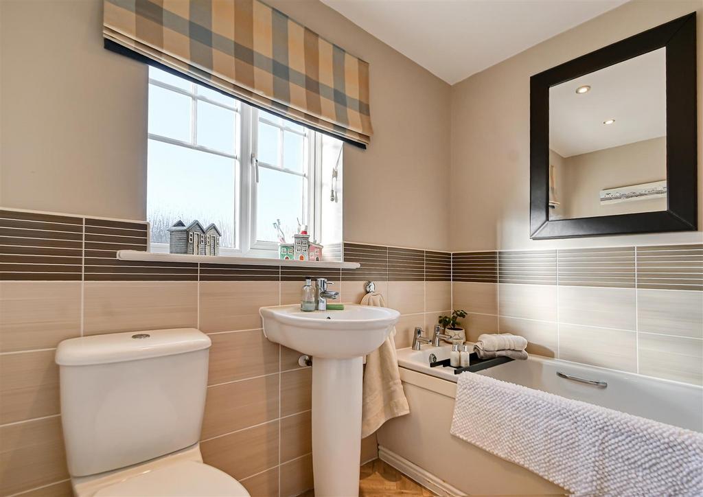 38 Hazledine Way-16.jpg