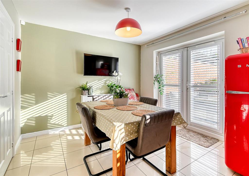 38 Hazledine Way-04.jpg