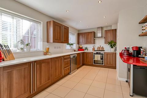 4 bedroom detached house for sale, 38 Hazledine Way, Bridgnorth