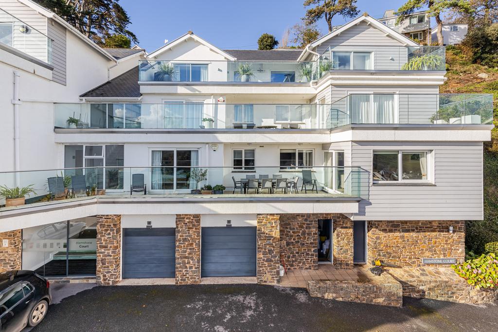 2 Hamstone Court
