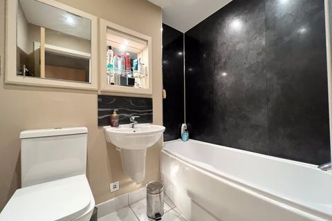1 bedroom flat to rent, 41 Millharbour, London E14