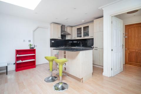 2 bedroom flat for sale, Woodstock Avenue, Golders Green NW11