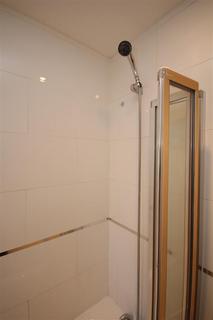 2 bedroom flat to rent, Goodwin Road, Shepherd`s Bush, W12 9JN
