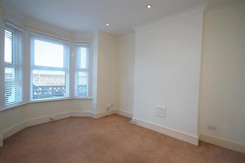 2 bedroom flat to rent, Goodwin Road, Shepherd`s Bush, W12 9JN
