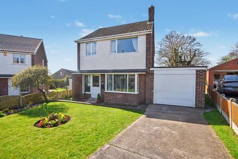 3 bedroom detached house for sale, Birkwood Avenue, Sharlston Common, Wakefield, West Yorkshire